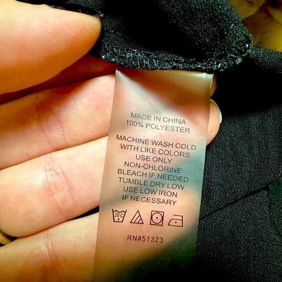 Vince Camuto 3/4 ruffle sleeve blouse - Picture 4 of 4